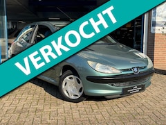 Peugeot 206 - 1.1 XR 2000 Groen 3drs APK NAP Zuinig