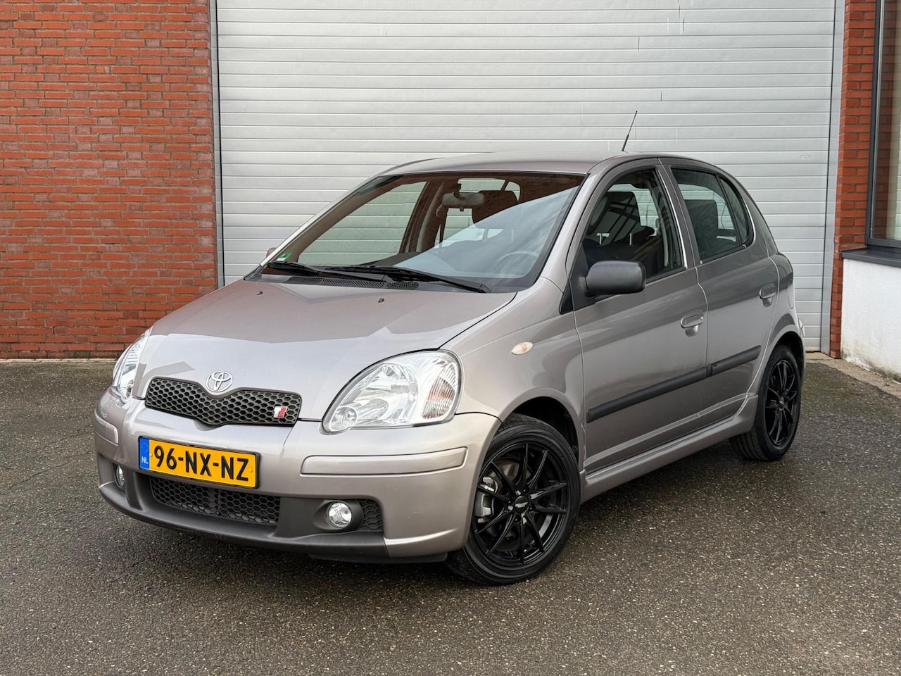 Toyota Yaris - 1.5 VVT-i T-Sport| NAP| AIRCO| NEW APK - AutoWereld.nl