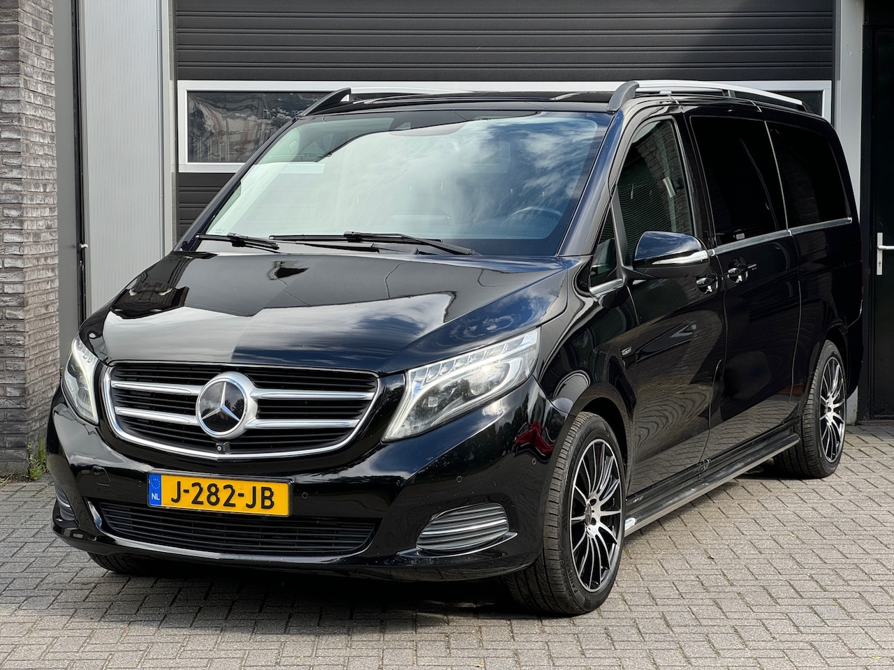 Mercedes-Benz V-klasse - 250d 4-MATIC Extra Lang MARGE AUTO 360 Camera, Burmester, Adaptive Cruise, NAP - AutoWereld.nl