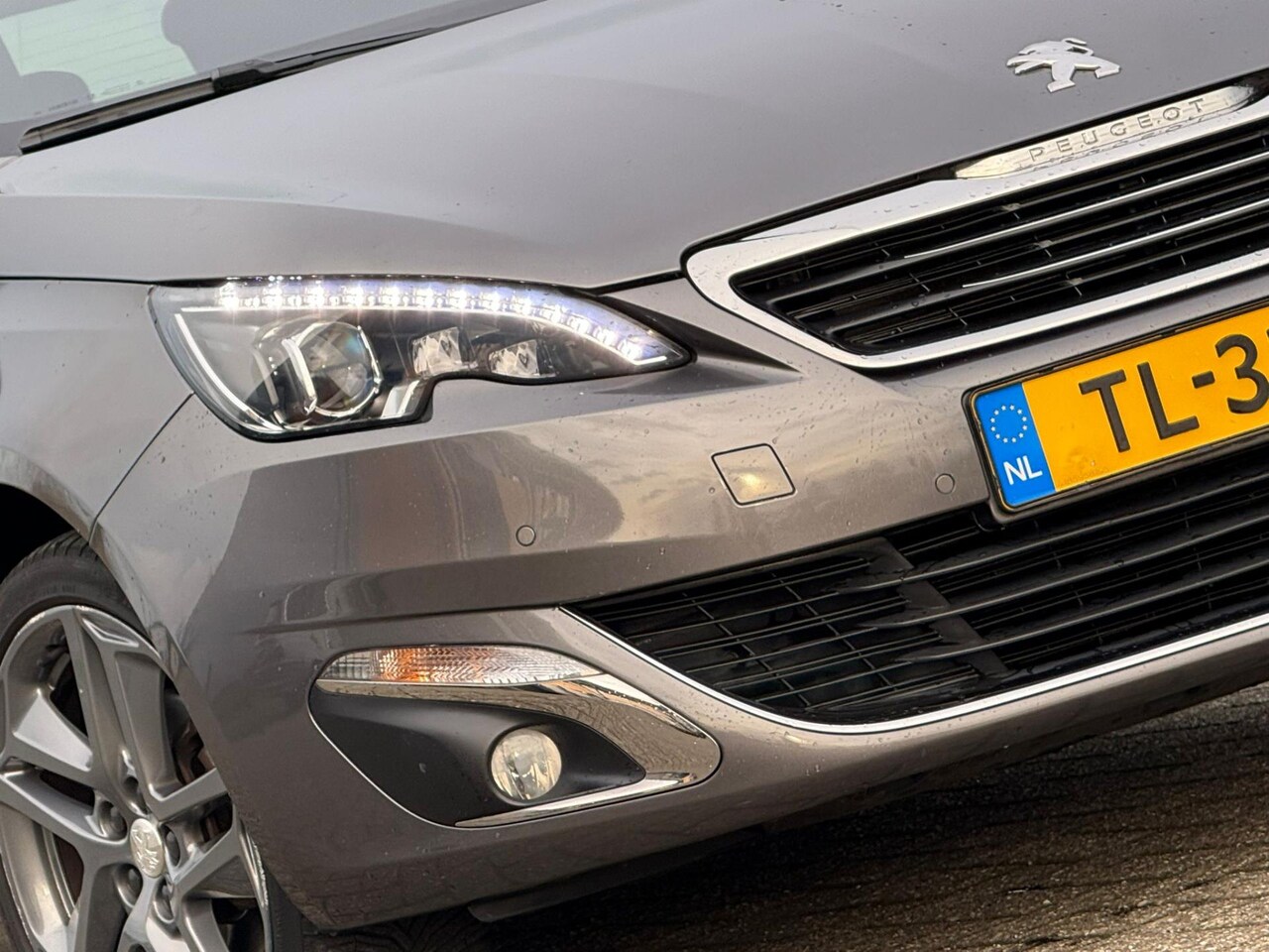 Peugeot 308 - 1.2 PureTech 130pk GT-line - Gris Shark - Led/18'' - 73dkm - AutoWereld.nl