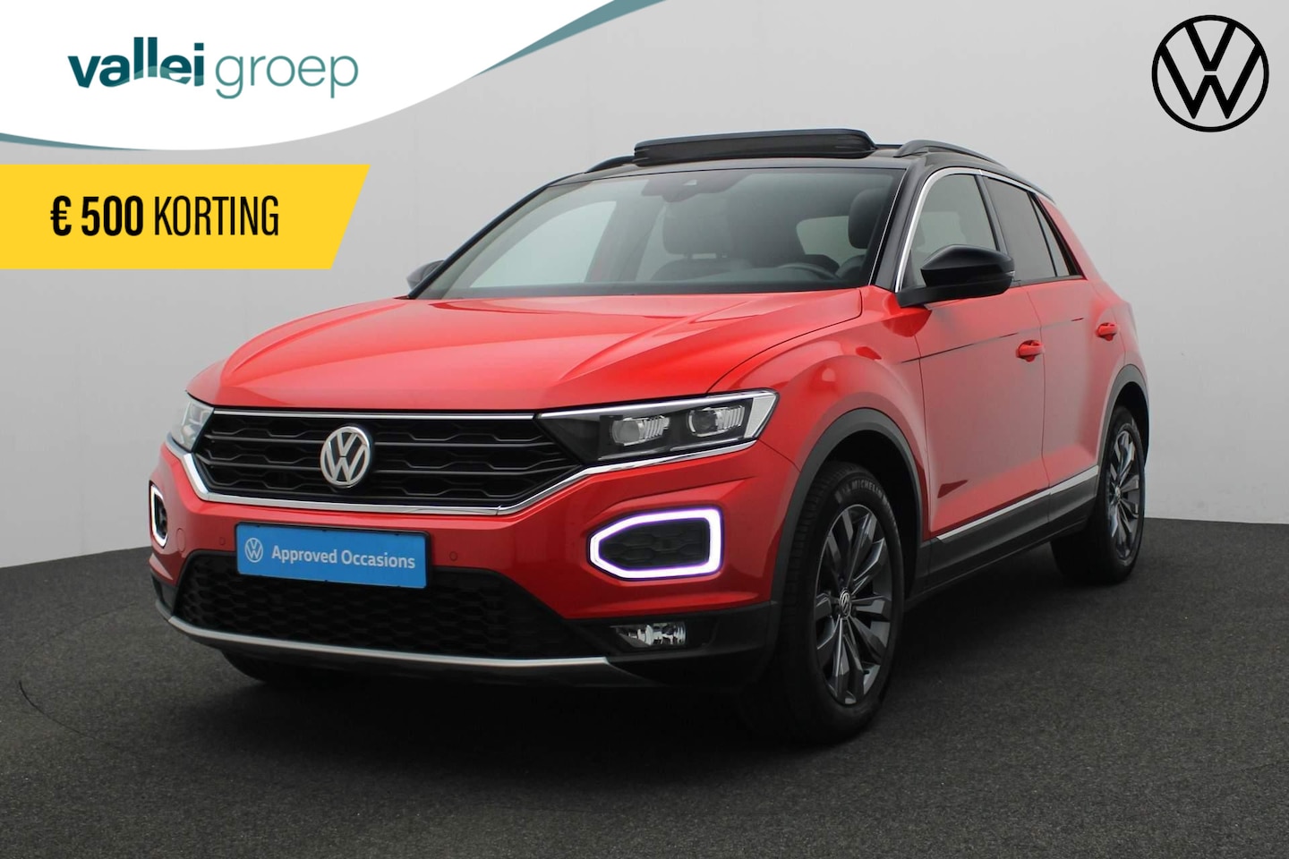 Volkswagen T-Roc - 1.5 TSI 150PK Sport | Pano | Stuur-/stoelverwarming | Camera | Navi | Sportonderstel | Nav - AutoWereld.nl