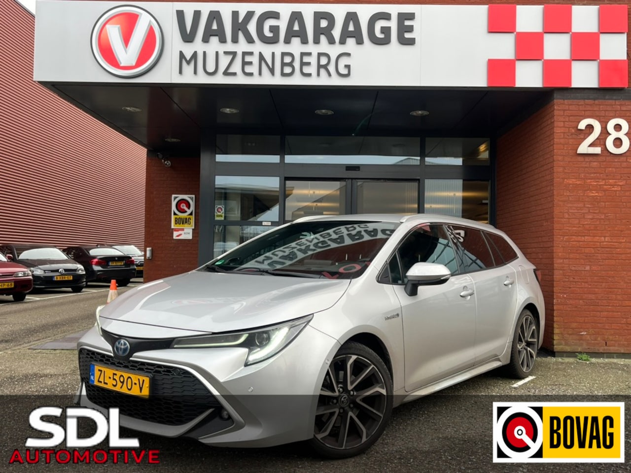 Toyota Corolla Touring Sports - 2.0 Hybrid Business Sport 180PK!! // DODENHOEK SENSOR // JBL PREMIUM AUDIO // NAVI // CAME - AutoWereld.nl