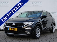 Volkswagen T-Roc - 1.5 TSI Style Business NL AUTO | AUTOMAAT | TREKHAAK | CARPLAY