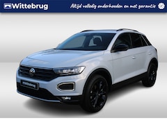 Volkswagen T-Roc - 1.5 TSI 150pk Sport DSG AUTOMAAT BLACKSTYLE / LM 18 inch / navi by APP / Parkeersensoren /