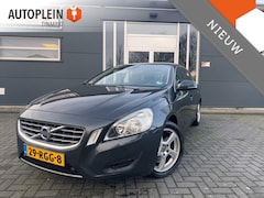 Volvo V60 - 2.0T Momentum *Climate*|Navi|Trekhaak|NAP|PDC|Cruise|NL Auto