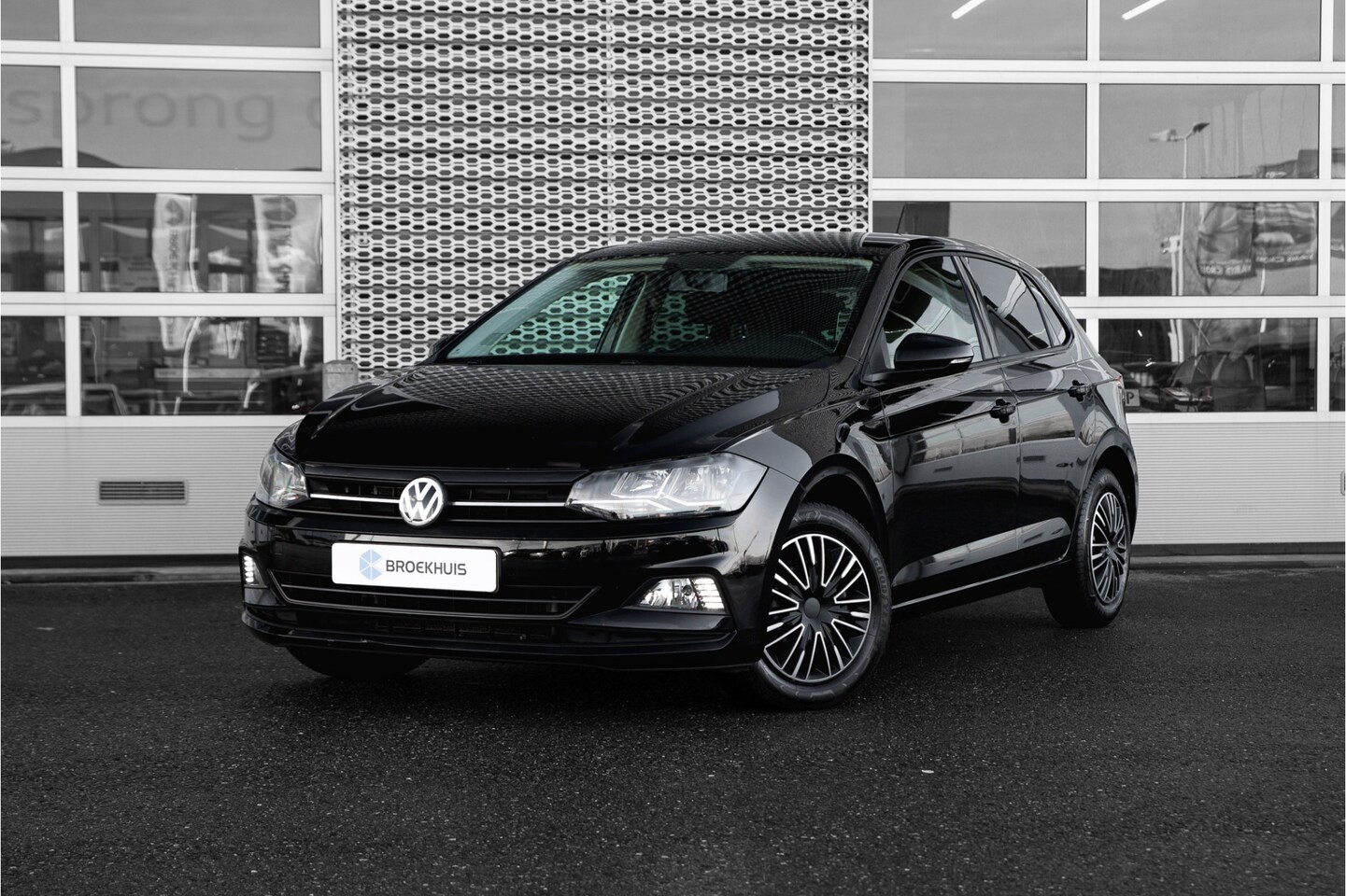 Volkswagen Polo - 1.0 TSI Comfortline 95pk handgeschakeld | Adapt. Cruise | Achteruitrijcamera - AutoWereld.nl