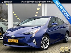 Toyota Prius - 1.8 First Edition | 1e Eigenaar | Trekhaak | BlindSpot | Stoelverwarming | HUD | Navigatie