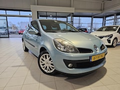 Renault Clio - 1.4-16V Rip Curl