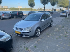 Volkswagen Golf - 1.6 FSI Trendline