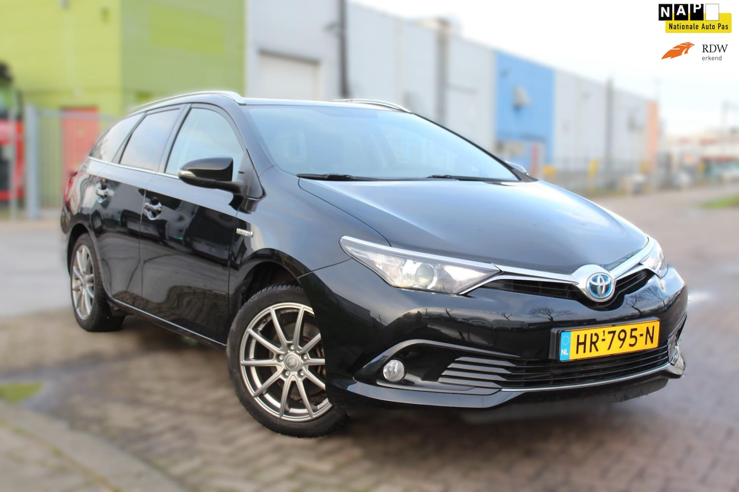 Toyota Auris Touring Sports - 1.8 Hybrid Lease 1E EIG, incl btw CAMERA PANORAMA NAVI CLIMA DEALER ONDERH - AutoWereld.nl