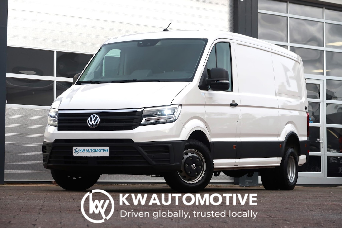 Volkswagen Crafter - 50 2.0 TDI DL L3H2 3.5 T/ LED/ CAMERA/ NAVI/ CRUISE/ CLIMA/ DUBBEL LUCHT - AutoWereld.nl