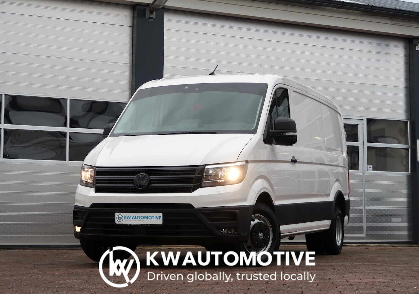 Volkswagen Crafter - 50 2.0 TDI L3H2 DL AUT/ 3,5T/ STOELVERW/ TACHO/ STANDKACHEL/ ETC - AutoWereld.nl