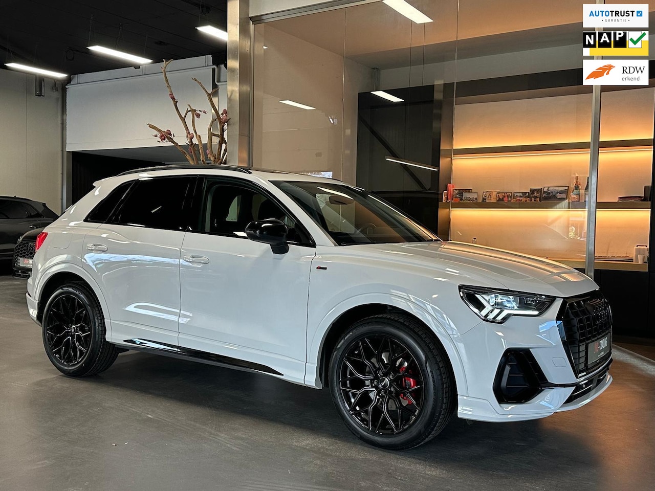 Audi Q3 - 35 TFSI S Line Panorama Achteruitrijcamera - AutoWereld.nl