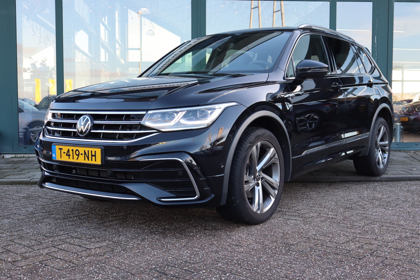 Volkswagen Tiguan Allspace - 1.5 TSI R-Line Business 7p. 1.5 TSI R-Line Business 7p. - AutoWereld.nl