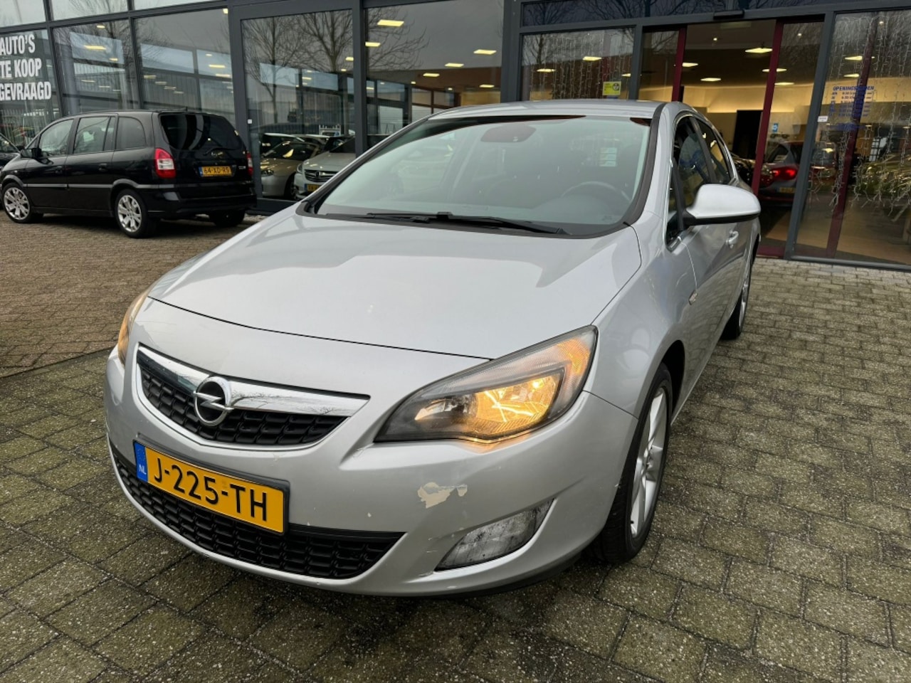 Opel Astra - 1.4 Turbo Sport ACHTERUITRIJCAMERA BJ 2011 !!! - AutoWereld.nl