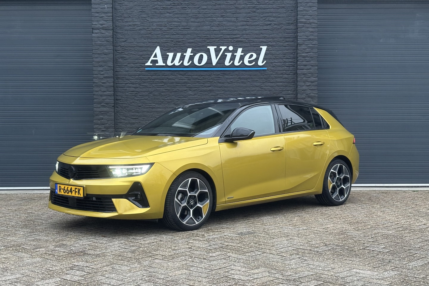 Opel Astra - 1.2 Ultimate | Panodak | Stoel + Stuurverwarming | 360 camera | Keyless | AGR-stoelen | He - AutoWereld.nl