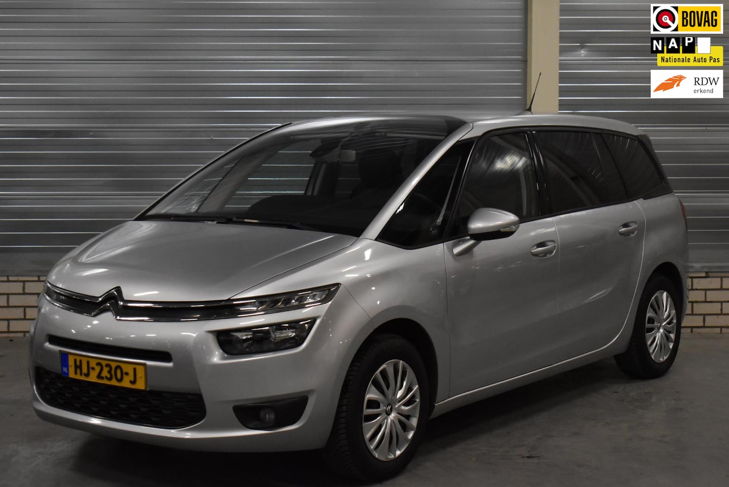 Citroën Grand C4 Picasso - 1.6 VTi Intensive 7-Persoons + Navigatie|Bluetooth|Parkeersensoren| - AutoWereld.nl