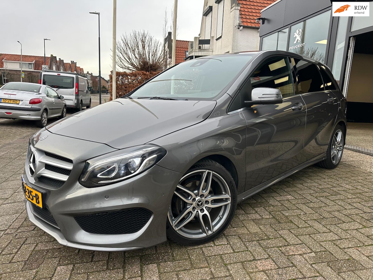 Mercedes-Benz B-klasse - 200 Ambition|AMG|PDC|Half Leder|Navi - AutoWereld.nl