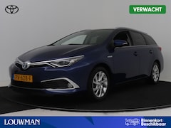 Toyota Auris Touring Sports - 1.8 Hybrid Executive Go | Panoramadak | Parkeersensoren | Stoelverwarming | Camera | Navig