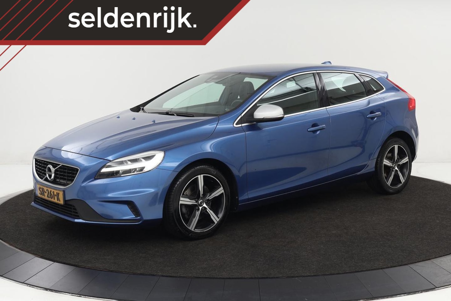 Volvo V40 - 2.0 T4 Business Sport | Stoelverwarming | Full LED | Leder/Alcantara | Sportstoelen | Navi - AutoWereld.nl