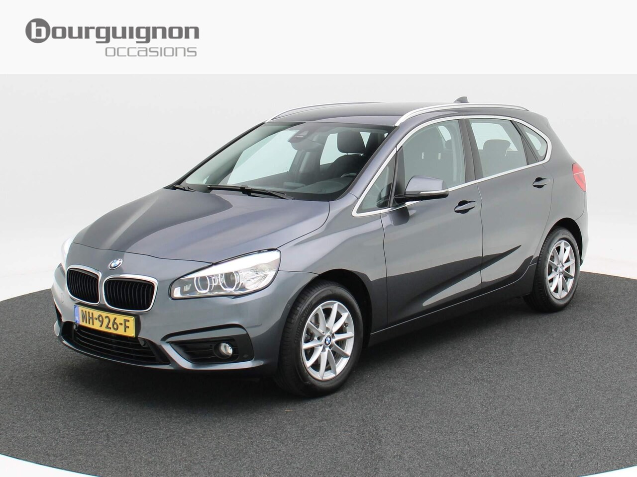 BMW 2-serie Active Tourer - 216i Centennial High Executive | Navigatie | Stoelverwarming | Climate Control - AutoWereld.nl