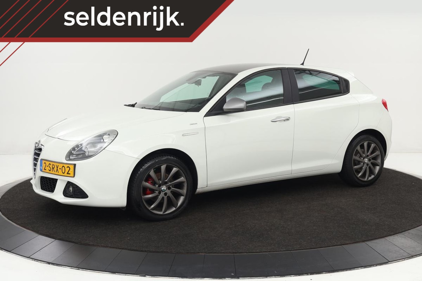 Alfa Romeo Giulietta - 1.4 Turbo Veloce | 97.200km NAP | PDC | Climate control | Cruise control - AutoWereld.nl