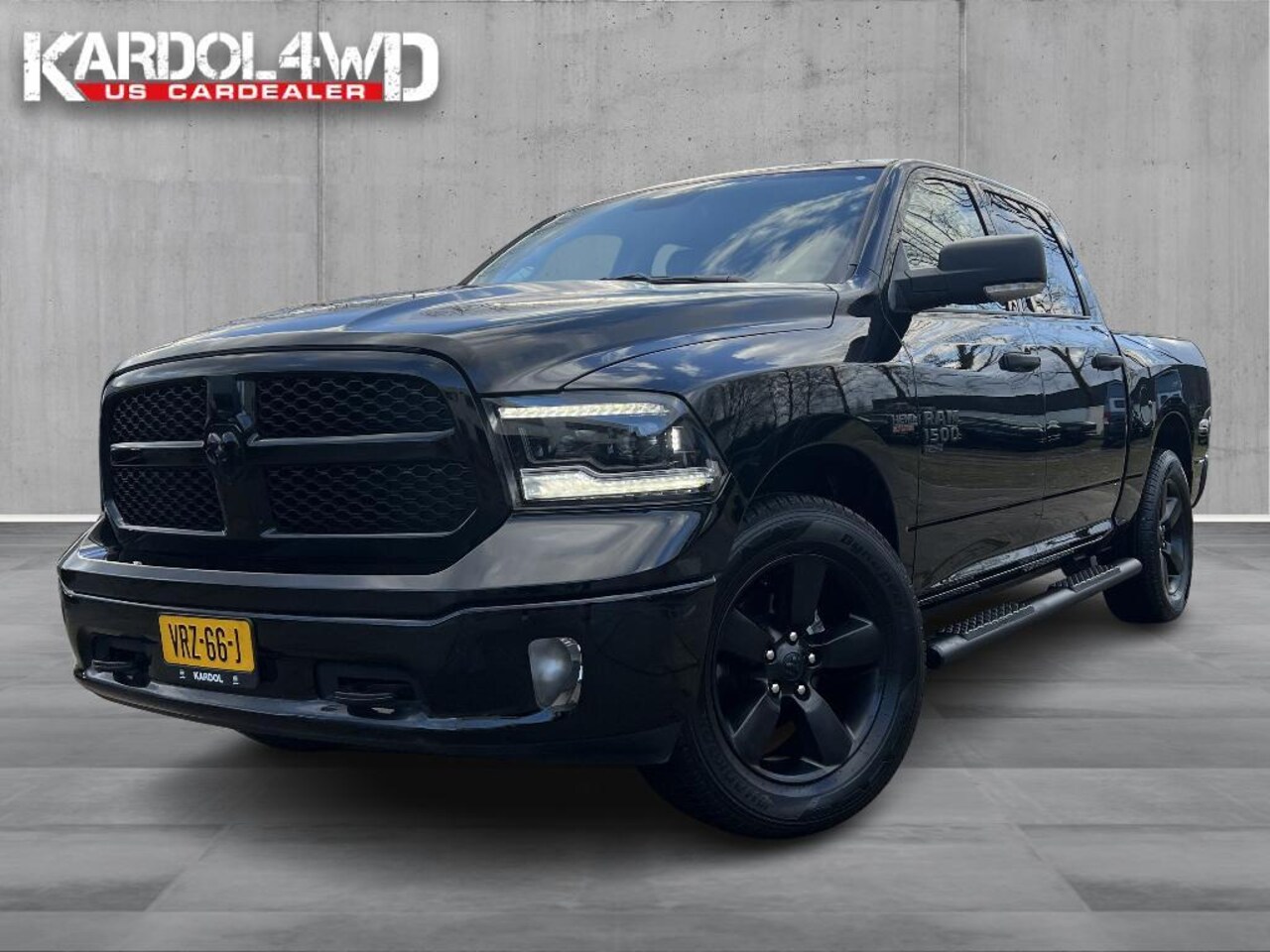 Dodge Ram 1500 - SLT 5.7 Hemi Classic Night - Morimoto XB LED koplampen 1e eigenaar - AutoWereld.nl