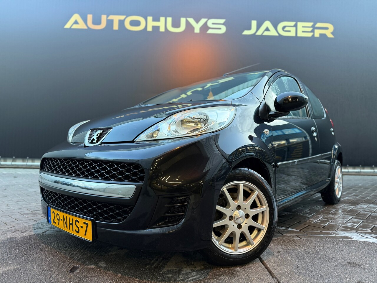 Peugeot 107 - 1.0-12V Urban Move 1.0-12V Urban Move - AutoWereld.nl