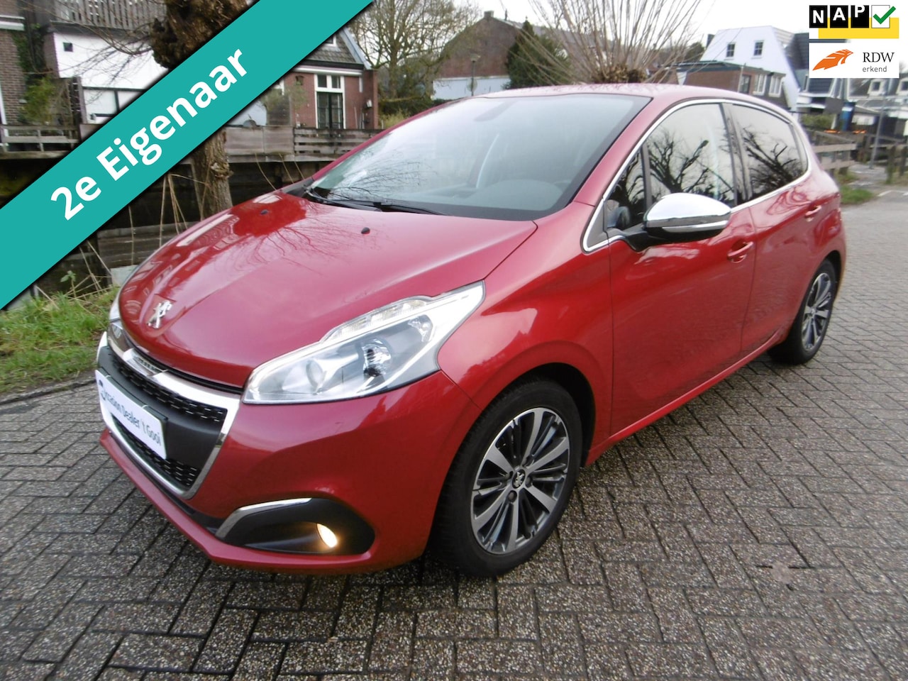 Peugeot 208 - 1.2 Allure 2e eig. 97.000km Clima Cruise Navi Trekhaak 1150kg - AutoWereld.nl