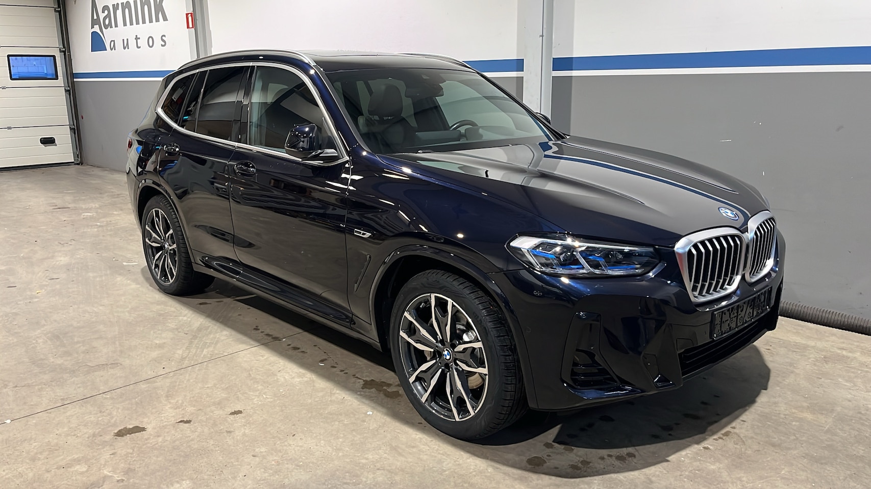 BMW X3 - X-Drive30e High Executive M-pakket 292 pk LED, Panoramadak, HUD, winterpakket, trekhaak - AutoWereld.nl