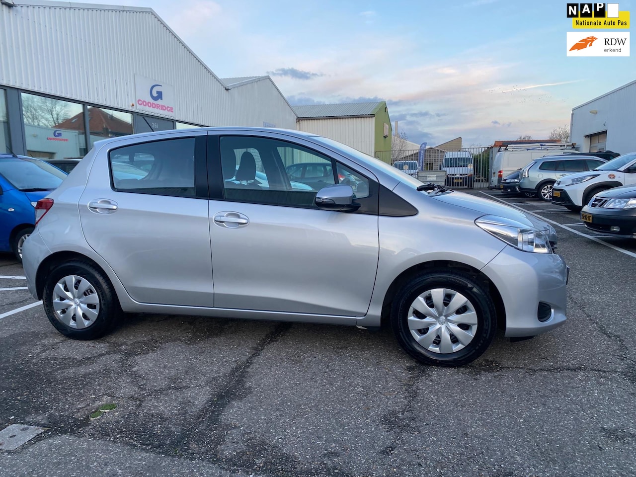 Toyota Yaris - 1.0 VVT-i Now AIRCO | 34.000km | NEDERLANDS GELEVERD | NAP | APK| - AutoWereld.nl