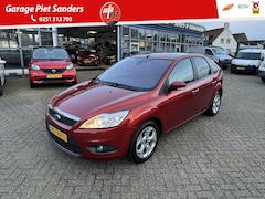 Ford Focus - 1.6 Titanium I Automaat I Clima I Trekhaak I PDC I Stoelverw. I