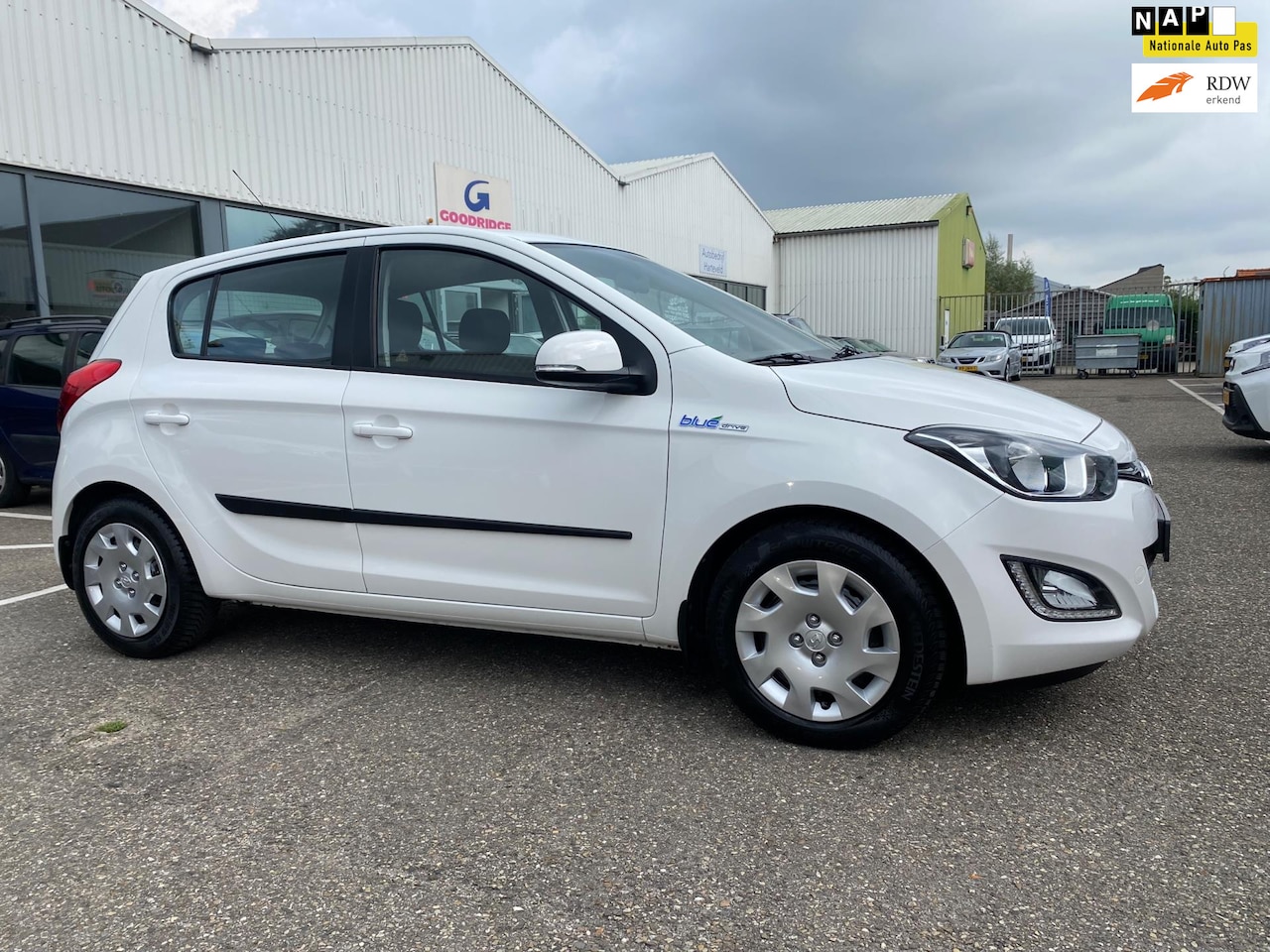 Hyundai i20 - 1.2i i-Motion AIRCO | PDC | 1e EIGENAAR | DEALER ONDERHOUDEN | NAP | APK - AutoWereld.nl