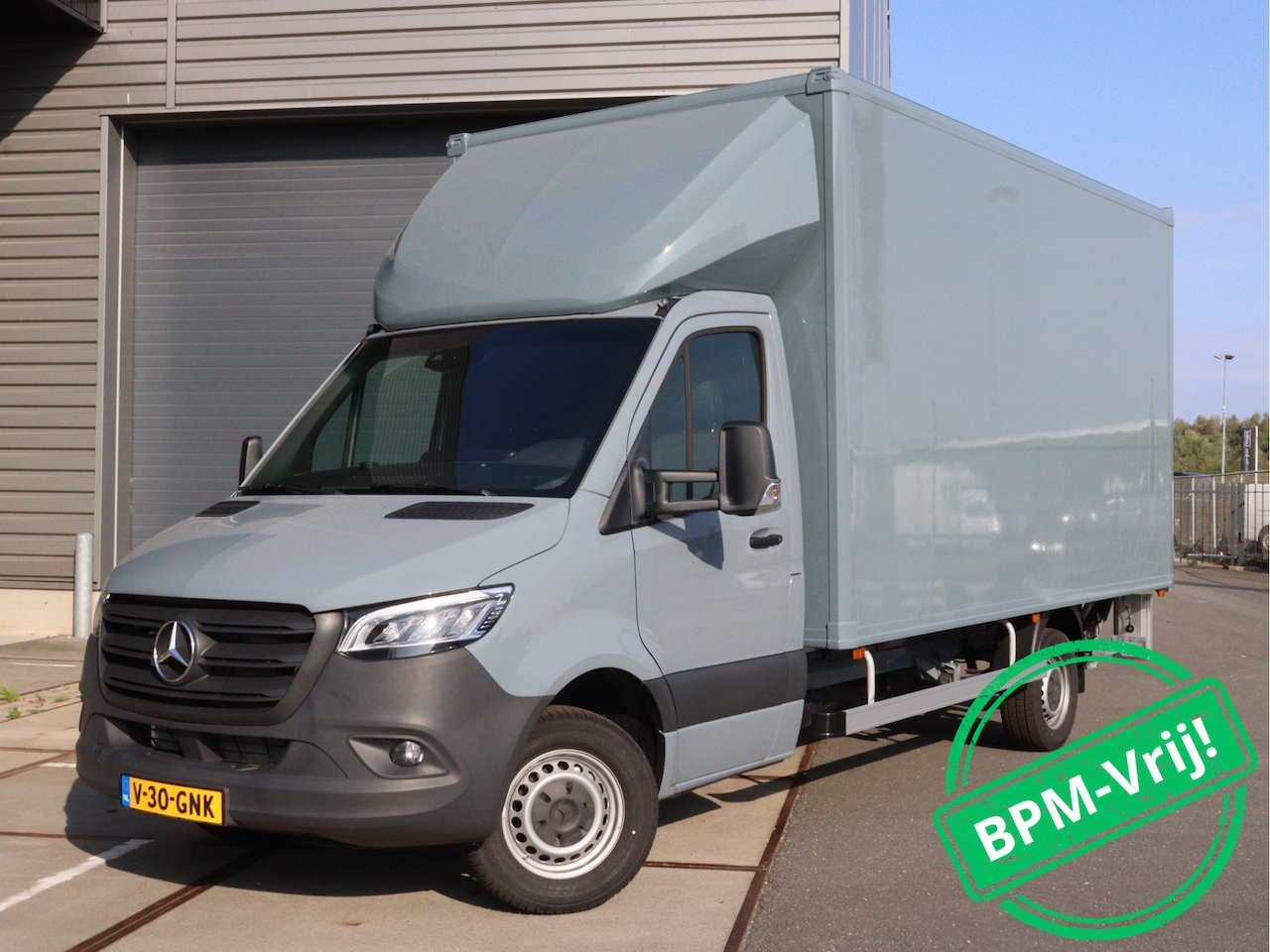 Mercedes-Benz Sprinter - 317 1.9 CDI Bakwagen Meubelbak met laadklep 1000kg RWD Nieuw Widescreen Led Cruise control - AutoWereld.nl