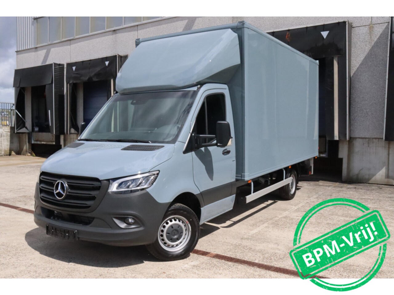 Mercedes-Benz Sprinter - 317 Bakwagen D'Hollandia Laadklep 1000KG 10.25 MBUX Led Koplampen 9G Automaat - AutoWereld.nl