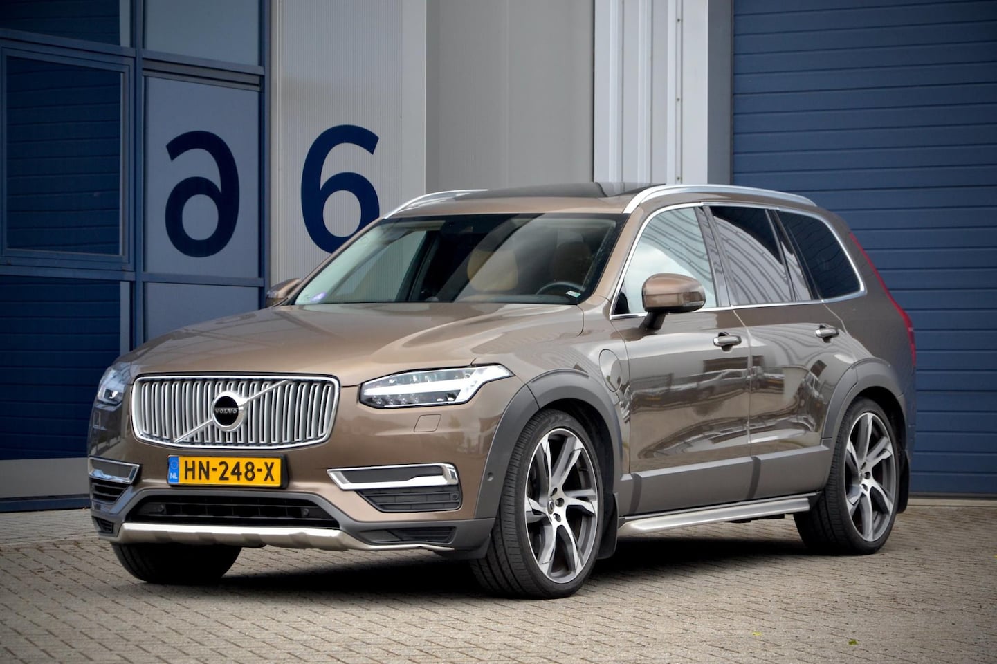 Volvo XC90 - 2.0 T8 Twin Engine AWD Inscription / NL Auto / 7 persoons / Luchtvering - AutoWereld.nl