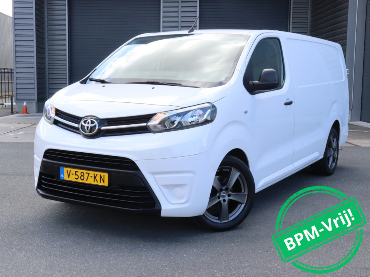 Toyota PROACE Long Worker - 1.6 D-4D Cool Comfort L3 Lichtmetalen velgen Cruise control Airco Euro 6 NAP - AutoWereld.nl