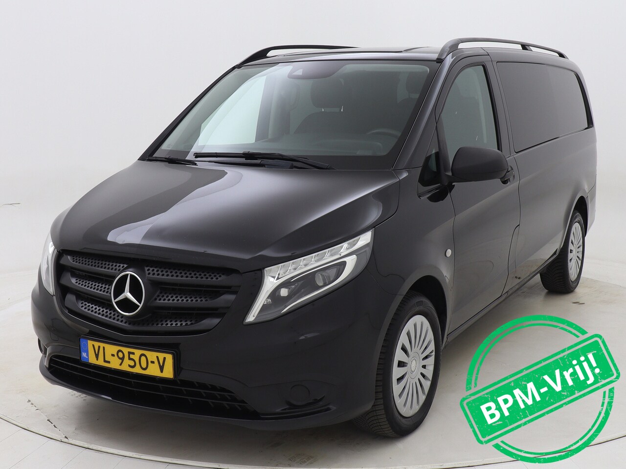 Mercedes-Benz Vito - 114 CDI Lang Dubbele Cabine Comfort Trekhaak Navigatie LED Achteruitrijcamera Cruise Contr - AutoWereld.nl