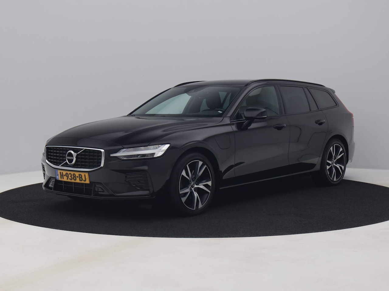 Volvo V60 - 2.0 T6 Twin Engine AWD R-Design | STOELVERWARMING | TREKHAAK - AutoWereld.nl