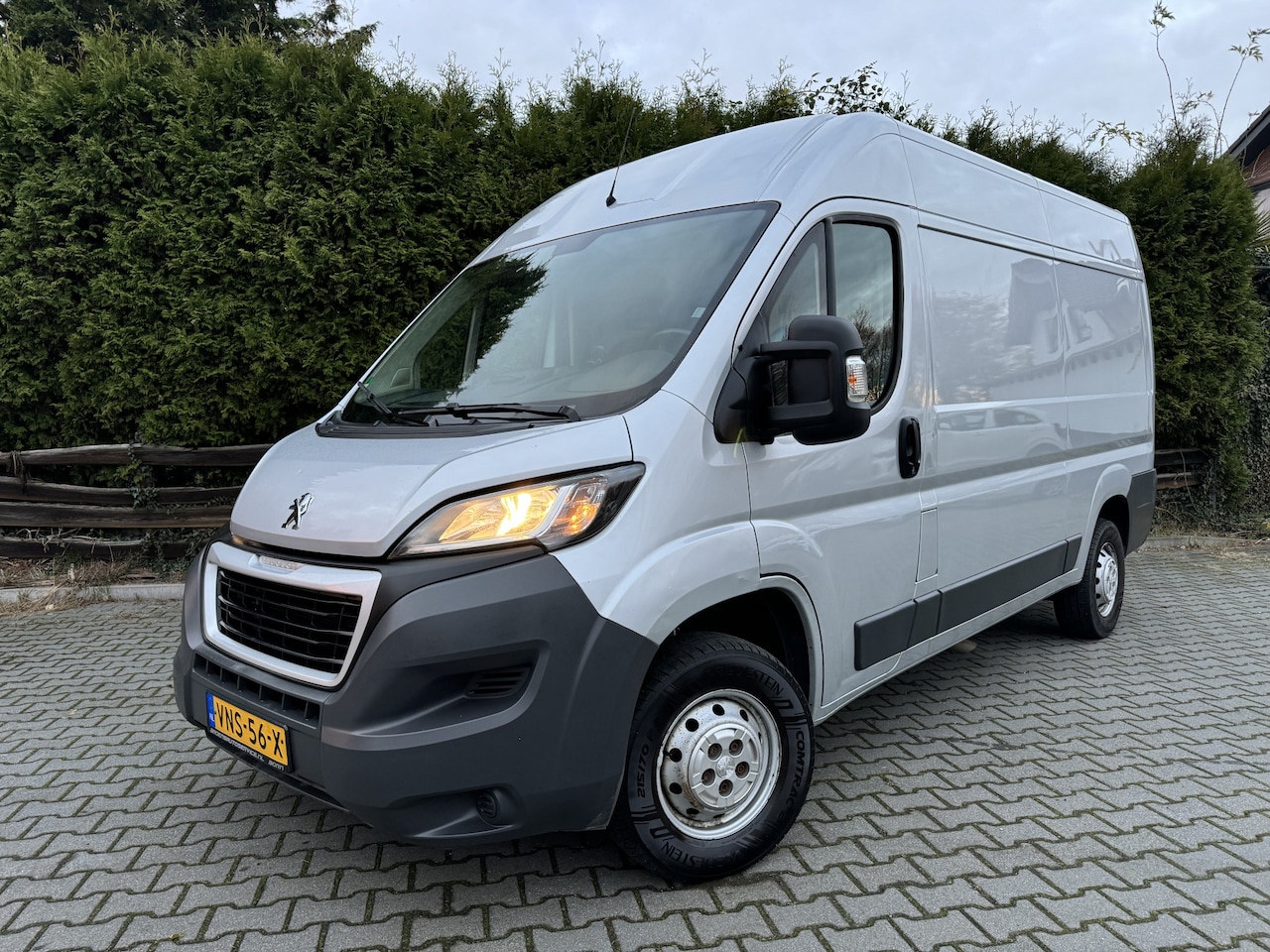 Peugeot Boxer - 335 2.2 HDI L2H2 XR Trekhaak, PDC, Cruise - AutoWereld.nl