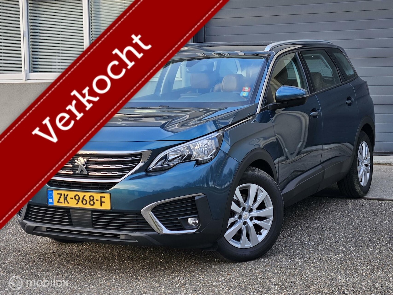 Peugeot 5008 - 1.2 Leer Navi Airco Carplay 7 zetter trekhaak - AutoWereld.nl