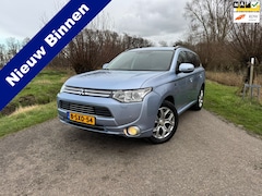 Mitsubishi Outlander - 2.0 PHEV Instyle / Automaat / LM Velgen / Leder/ Camera / Schuifkanteldak / Elektrische kl