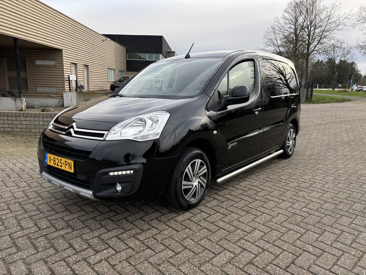 Citroën Berlingo - 1.6 BlueHDI 100 Business Economy Limited Noir Marge !! [ Fm navi,leer,airco,cruise,pdc,sid - AutoWereld.nl