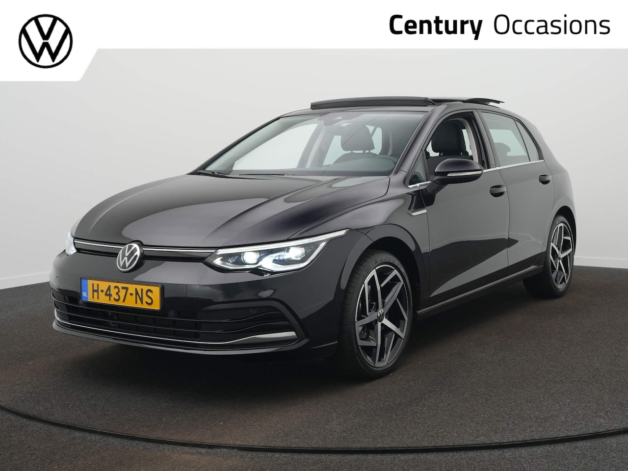 Volkswagen Golf - 1.5 eTSI Style / Panodak / Sensoren / Navi - AutoWereld.nl