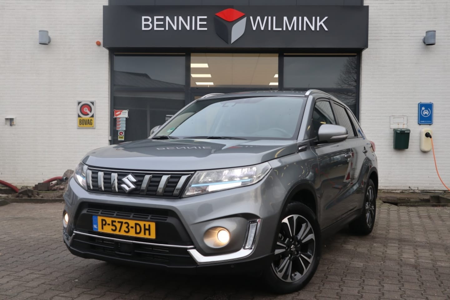 Suzuki Vitara - 1.4 BoosterJet Style Hybrid AdaptiveCruise/Leder/Trekhaak - AutoWereld.nl