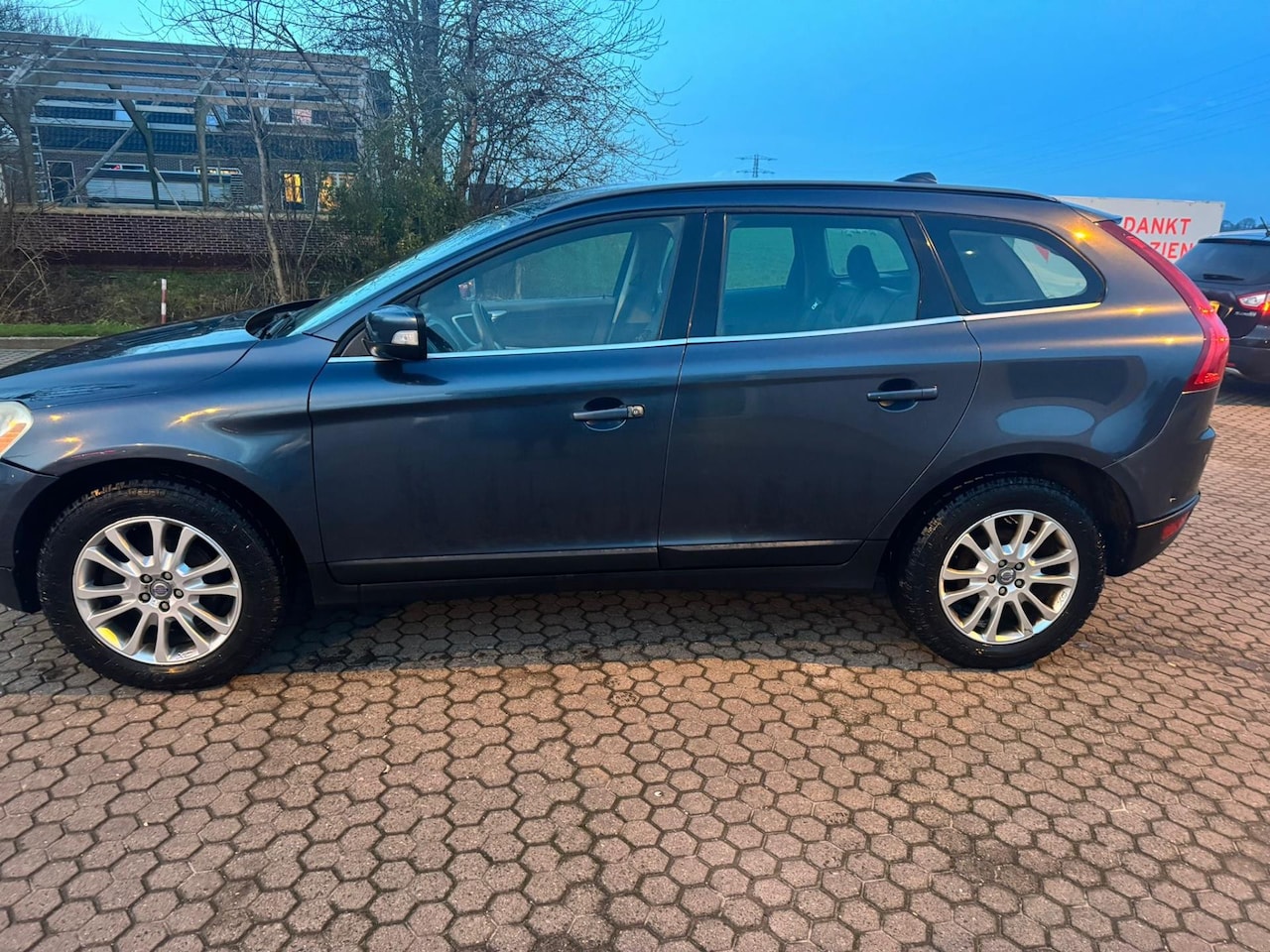 Volvo XC60 - 2.4 D5 AWD Summum - AutoWereld.nl