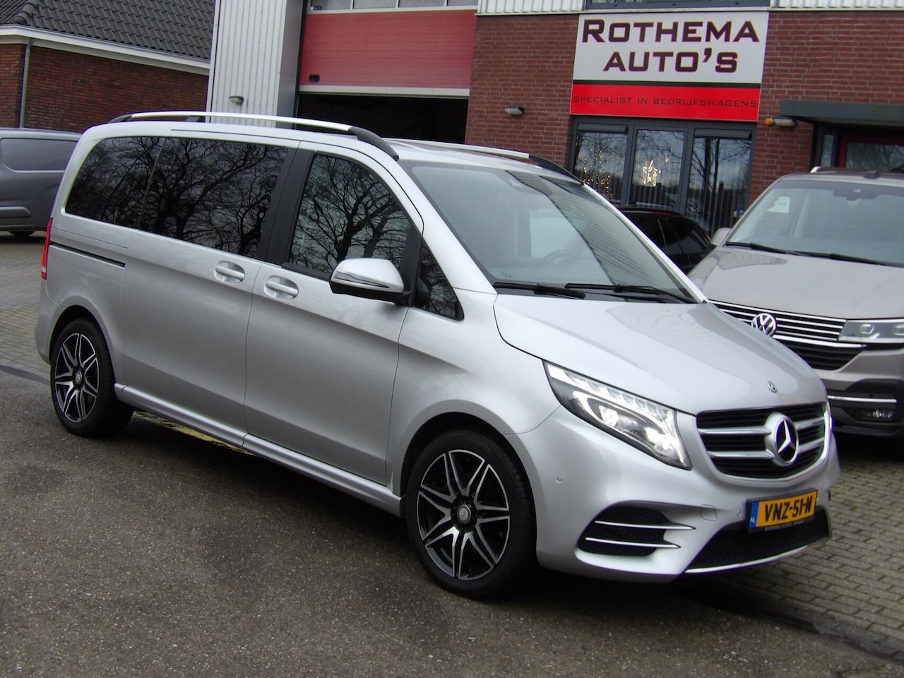 Mercedes-Benz V-klasse - 250 2017 AMG 2x ELEKTR SCHUIFDEUR TOPSTAAT VELE EXTRA'S SLECHTS 117472KM!! - AutoWereld.nl