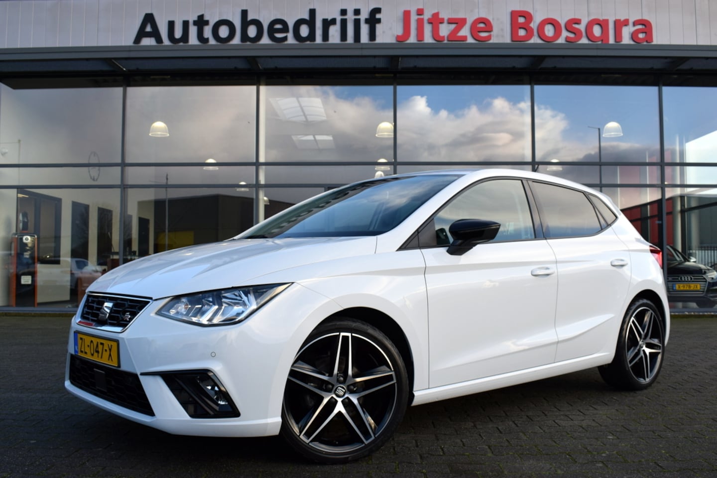 Seat Ibiza - 1.0 TSi FR Business Intense ECC | Sportstoelen | Carplay | Beats Audio | Adap. Cruise | Ke - AutoWereld.nl