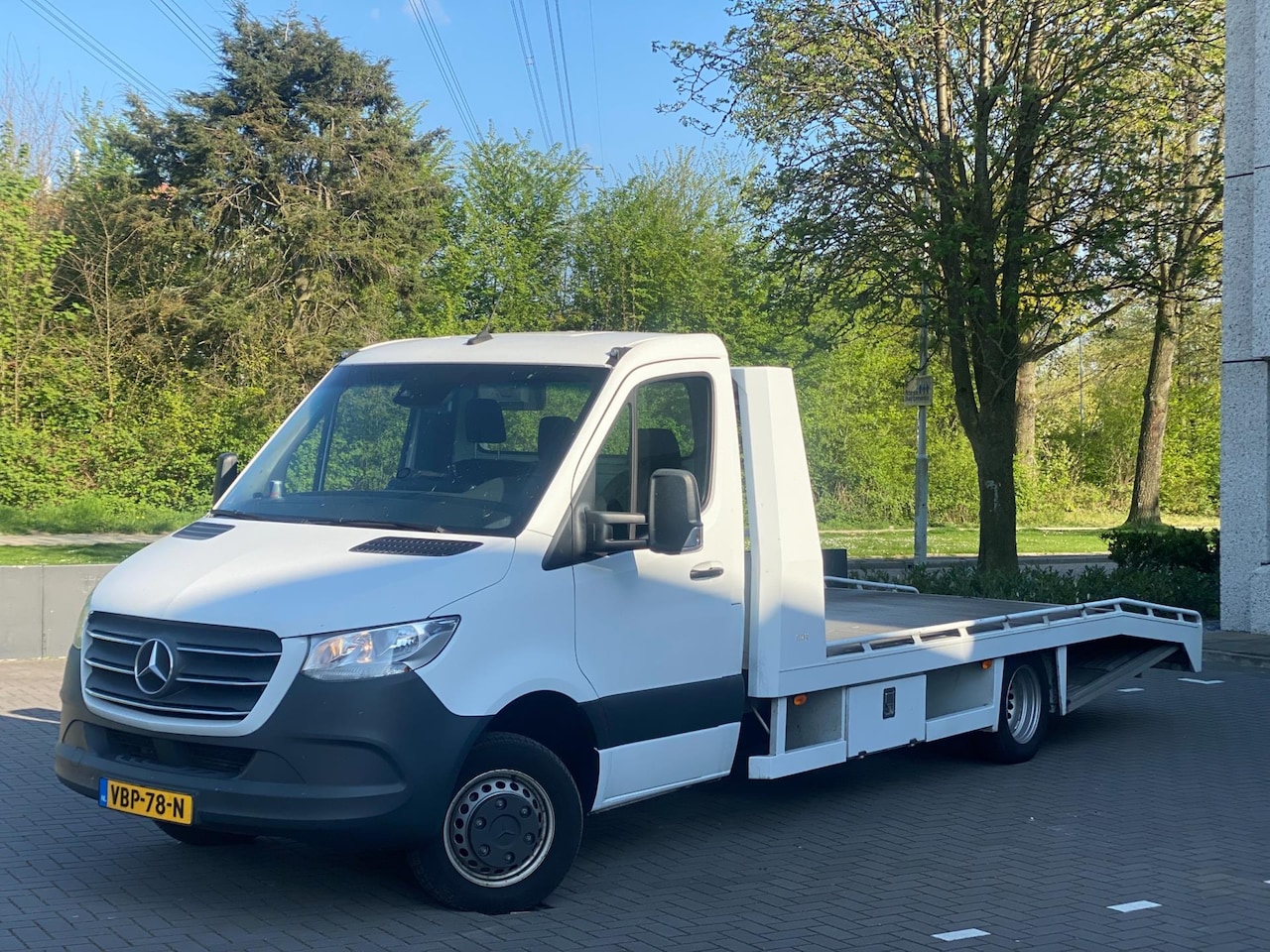 Mercedes-Benz Sprinter - 516 2.2 CDI oprijwagen,groot navi,airco AUTOMAAT keyless alarm luchtvering ,ambulance - AutoWereld.nl