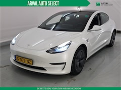 Tesla Model 3 - Long Range AWD 75 kWh 351pk | Trekhaak 1.000kg | Autopilot | 18" Velgen | Zwart interieur